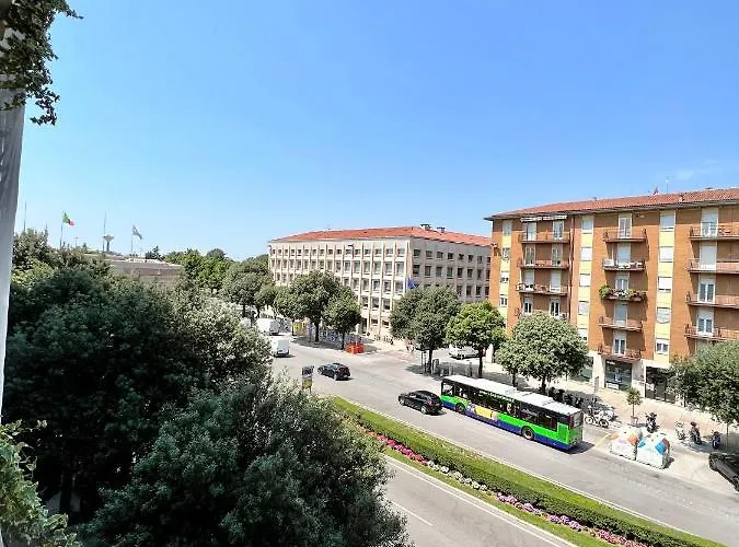 Pensión Avenue 3*