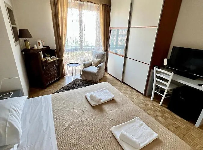 Pensión Avenue 3*