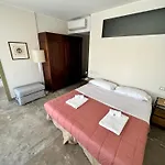 招待所 Avenue 4*