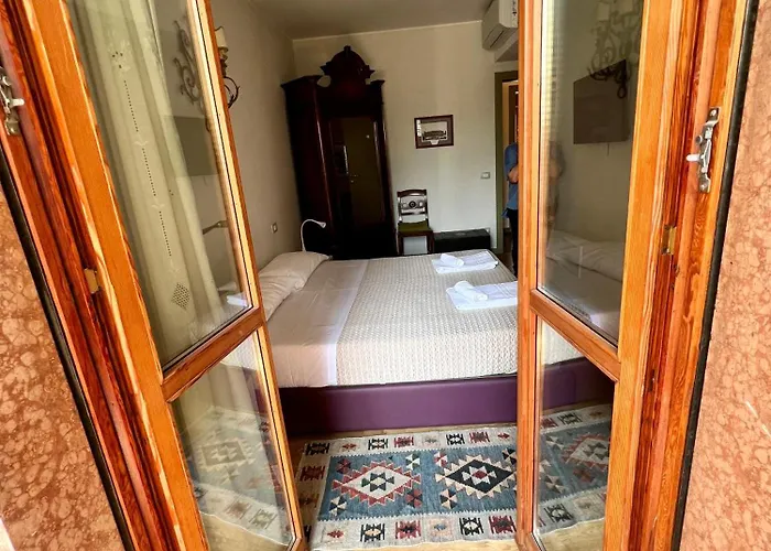 Pensión Avenue 3*